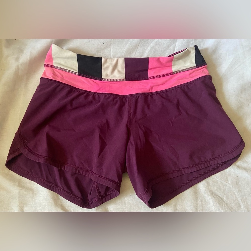 Lululemon Run Groovy Shorts Size 6/8 Plum Purple Pink Glo Light Stripe, 4.5''